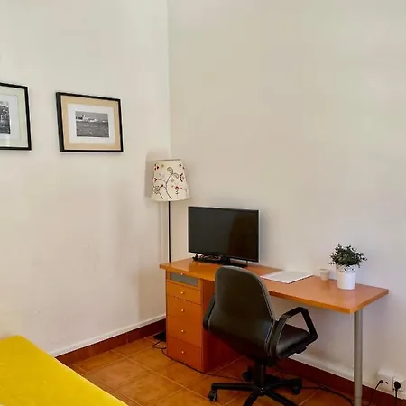 Julias Pateo Apartment