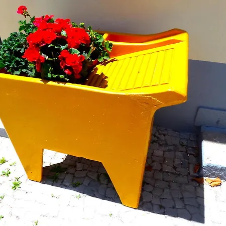 Julias Pateo Carcavelos (Lisbon)