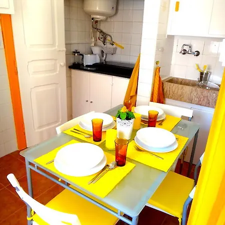 Julias Pateo Carcavelos (Lisbon)